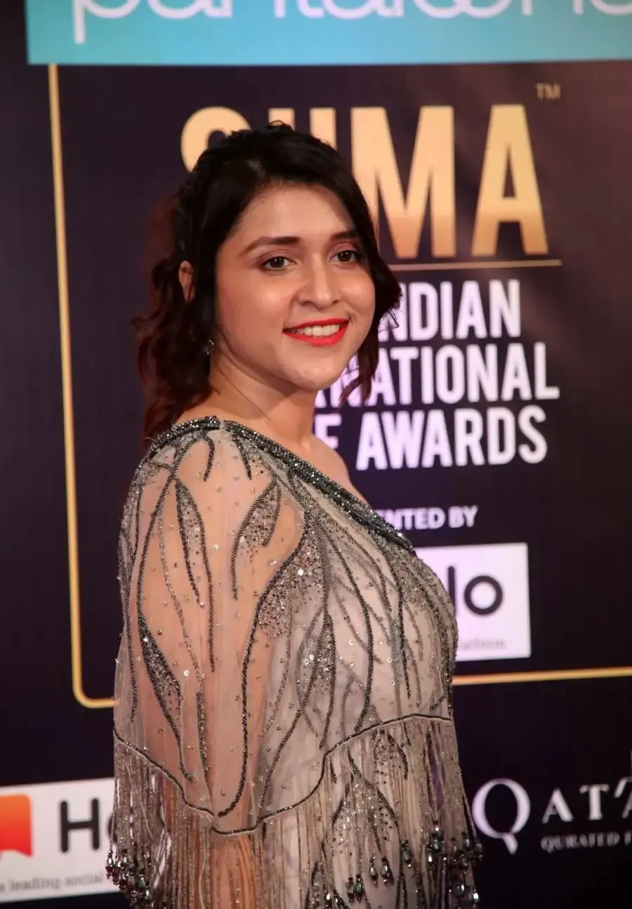 South Indian Model Actress Mannara Chopra at SIIMA Awards